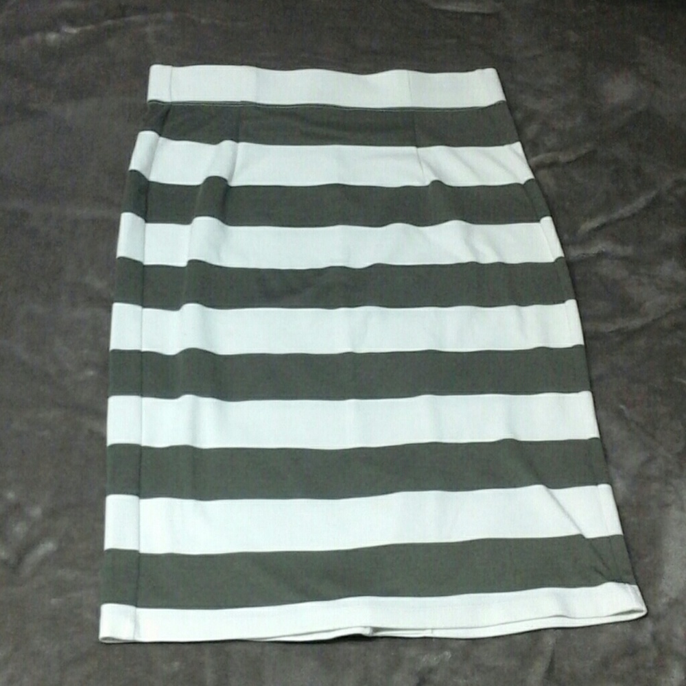 Striped pencil skirt